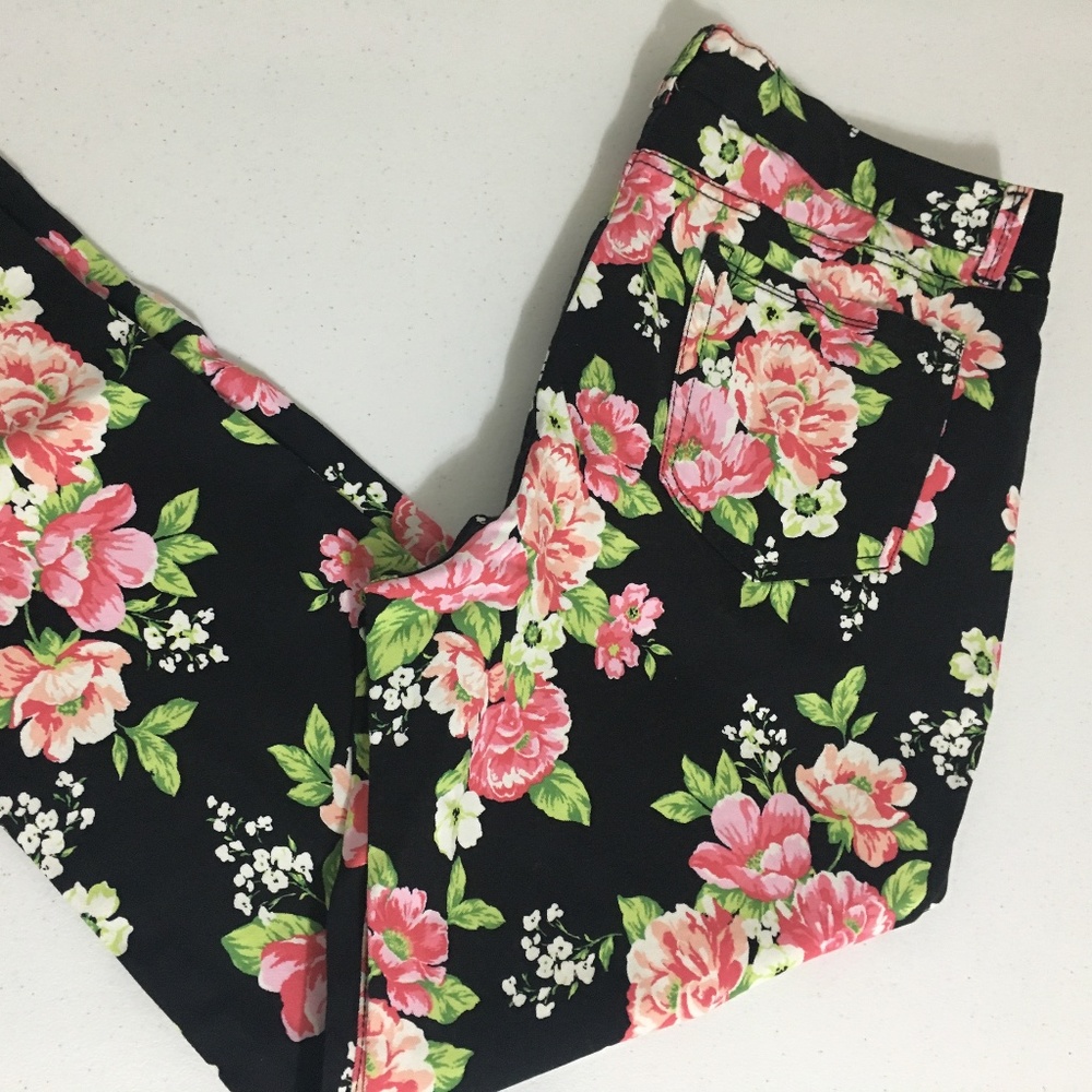 Slimming Skinny Leg Ankle Pants 18 Black Floral